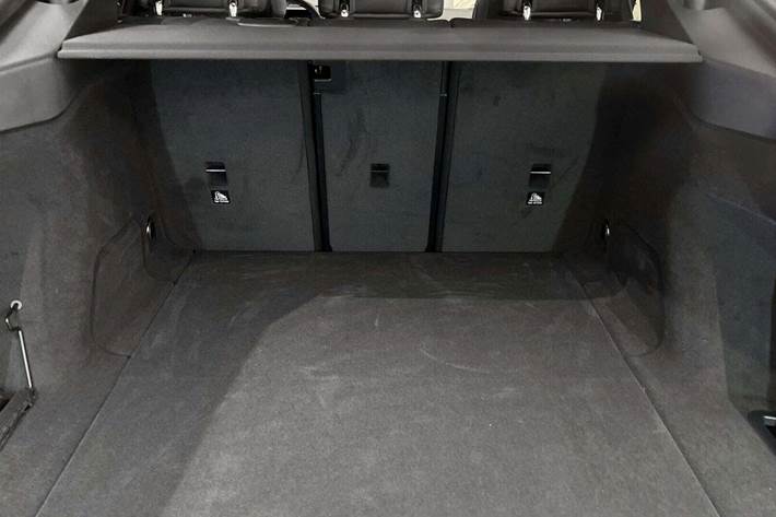 Grå BMW i4 fra 2025