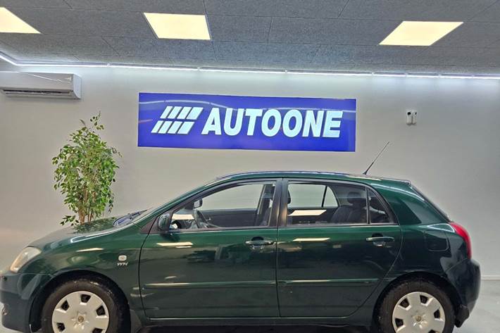 Grøn Toyota Corolla fra 2004