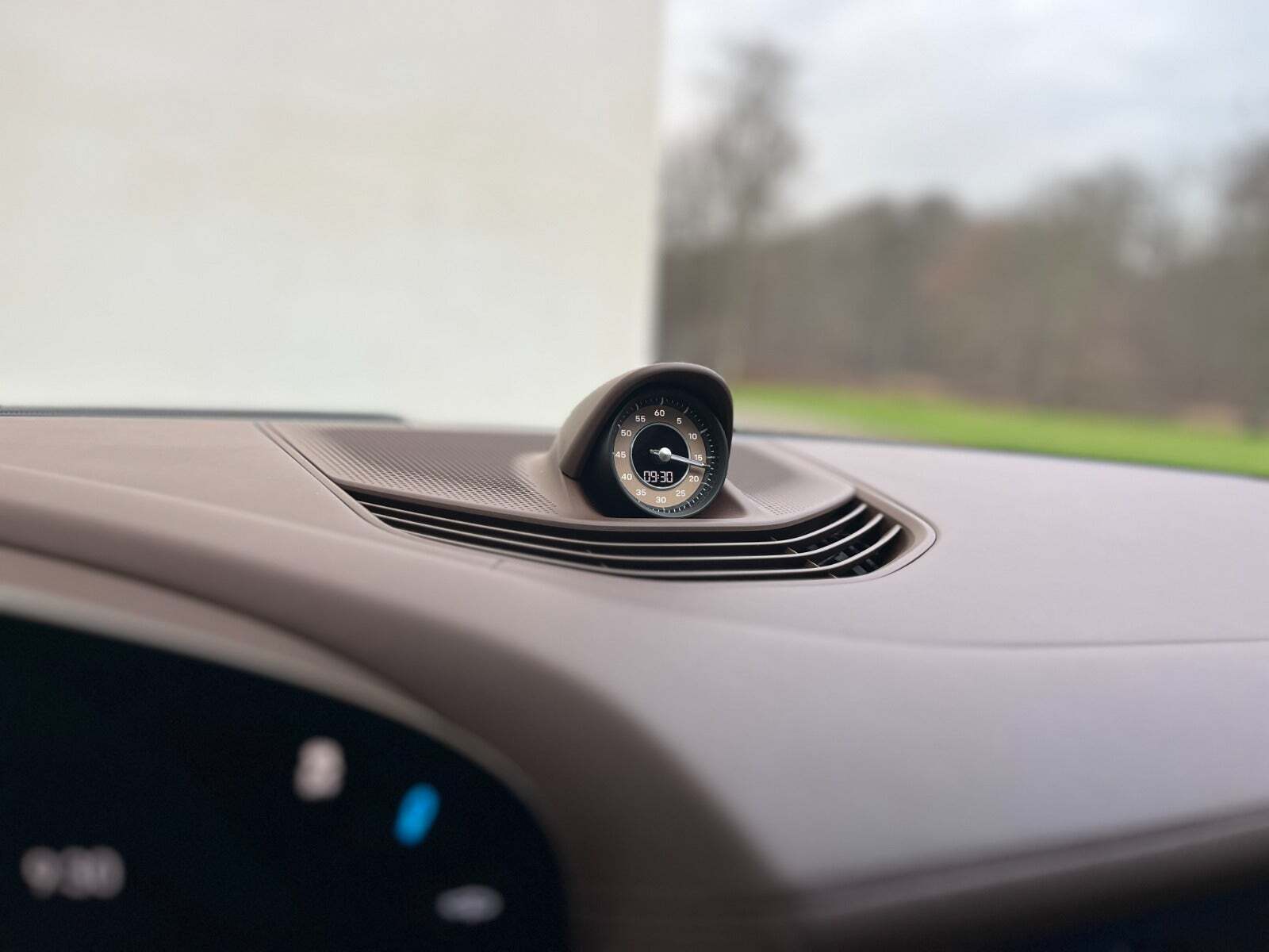 Sølv Porsche Taycan 4S fra 2021