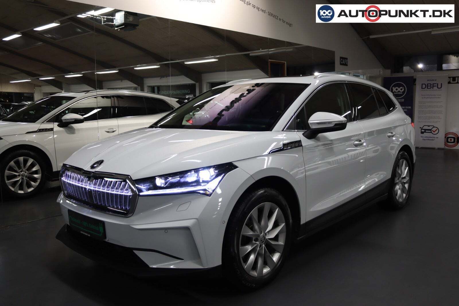 Hvid Skoda Enyaq fra 2022