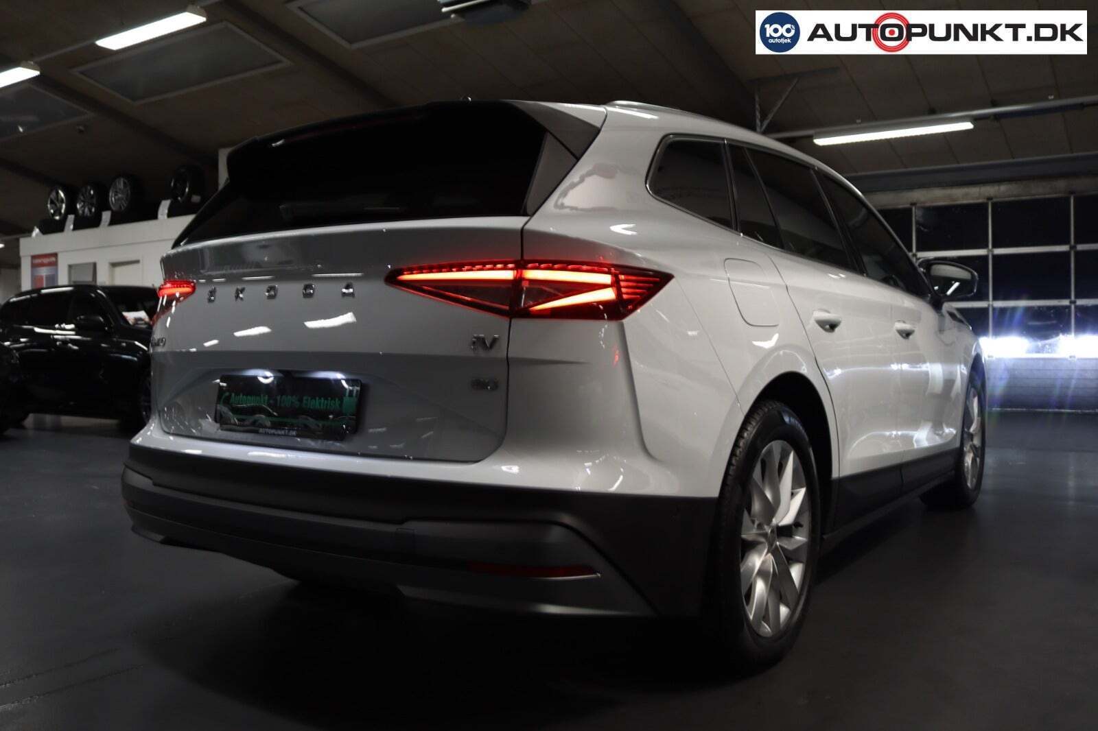 Hvid Skoda Enyaq fra 2022