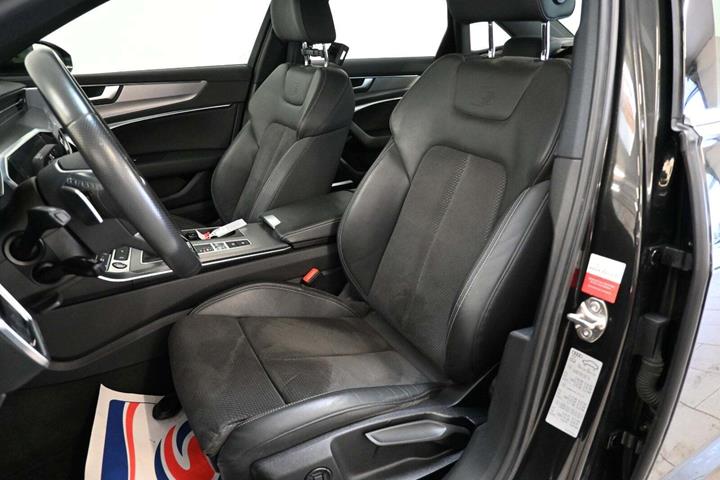 Grå Audi A6 fra 2021