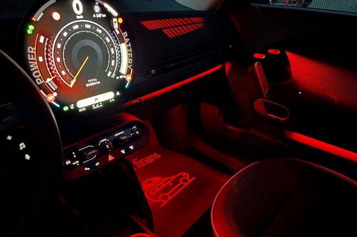 Hvid Mini Aceman E fra 2025