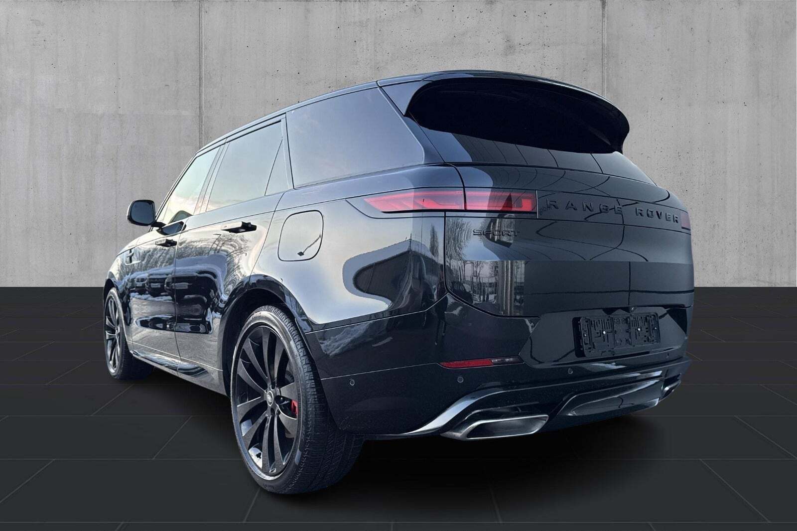 Sort Land Rover Range Rover sport fra 2025