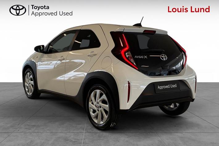 Hvid Toyota Aygo X fra 2025
