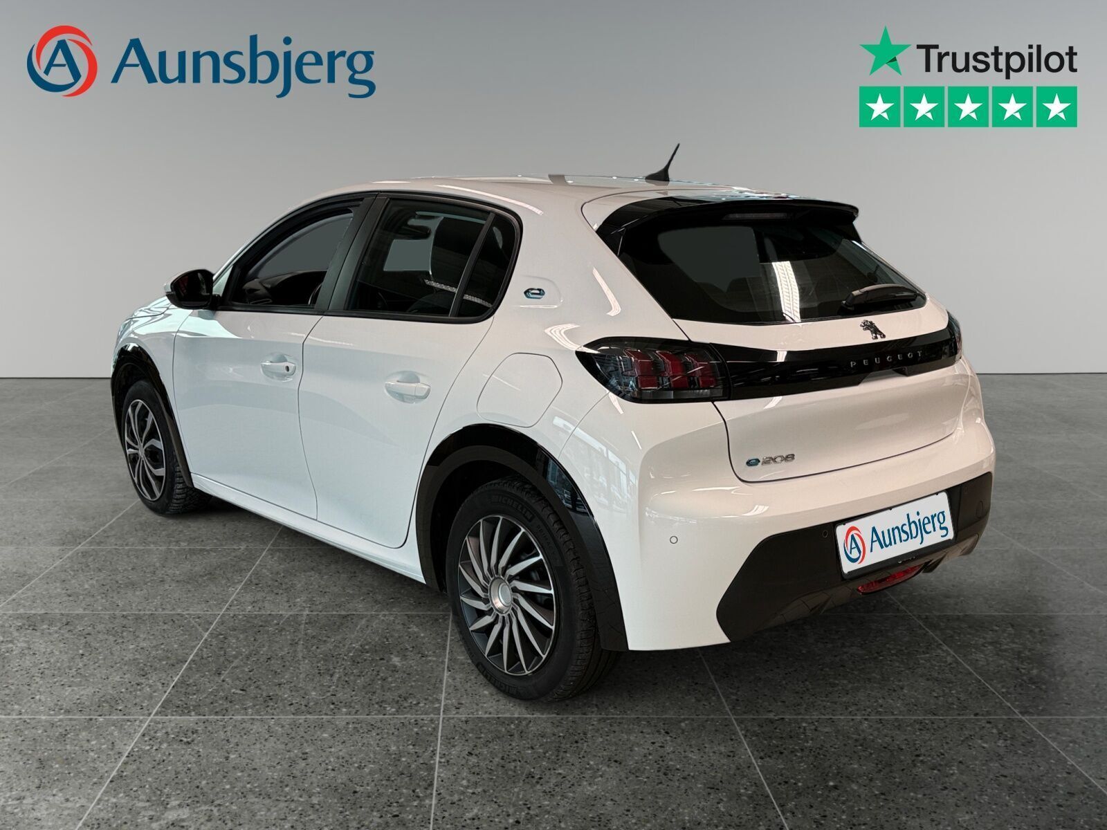 Hvid Peugeot e-208 fra 2021