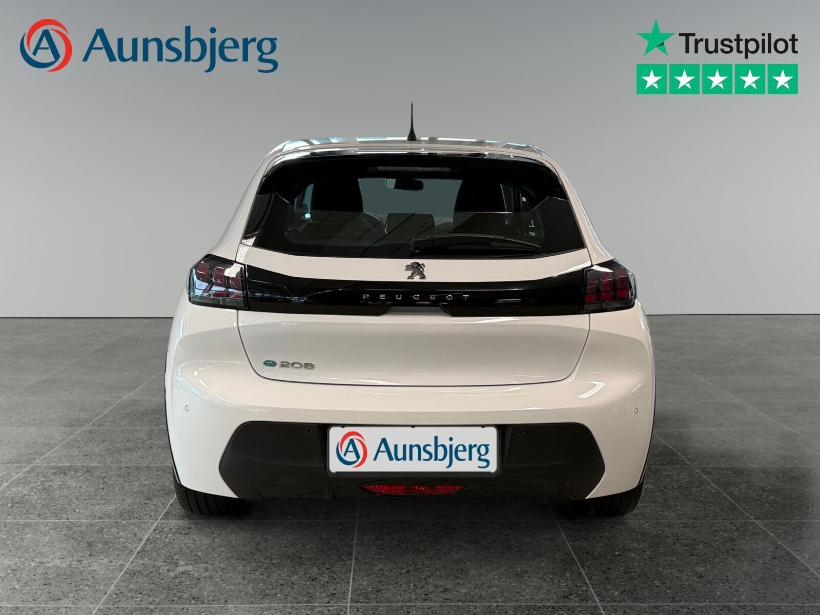 Hvid Peugeot e-208 fra 2021