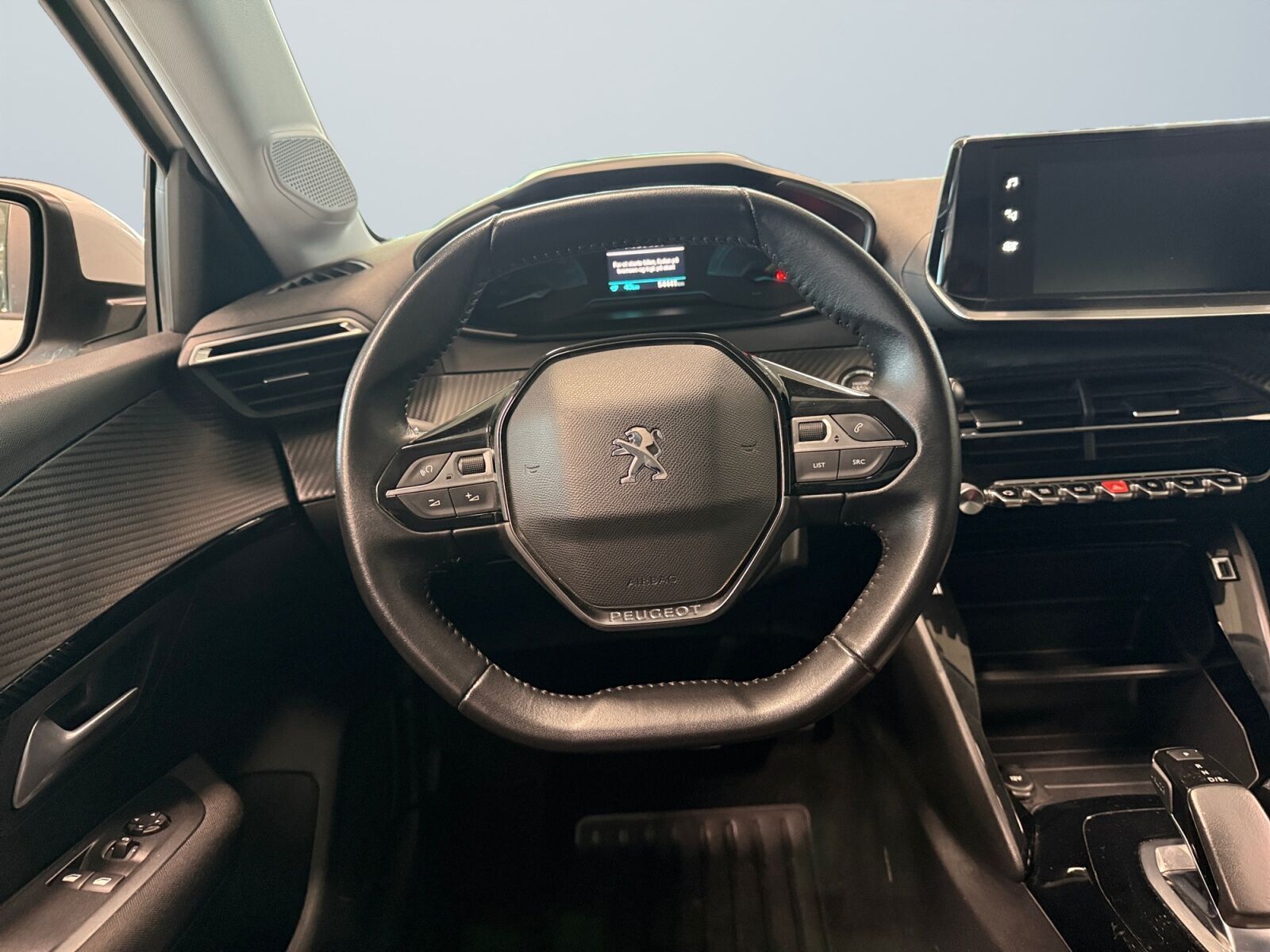 Hvid Peugeot e-208 fra 2021