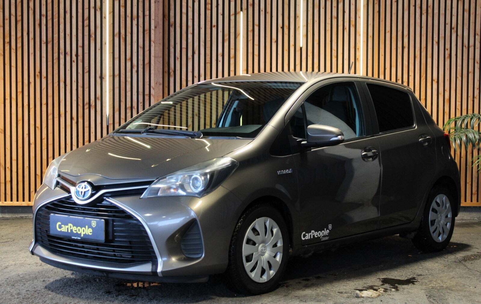 Toyota Yaris 1,5 Hybrid H2 e-CVT Van