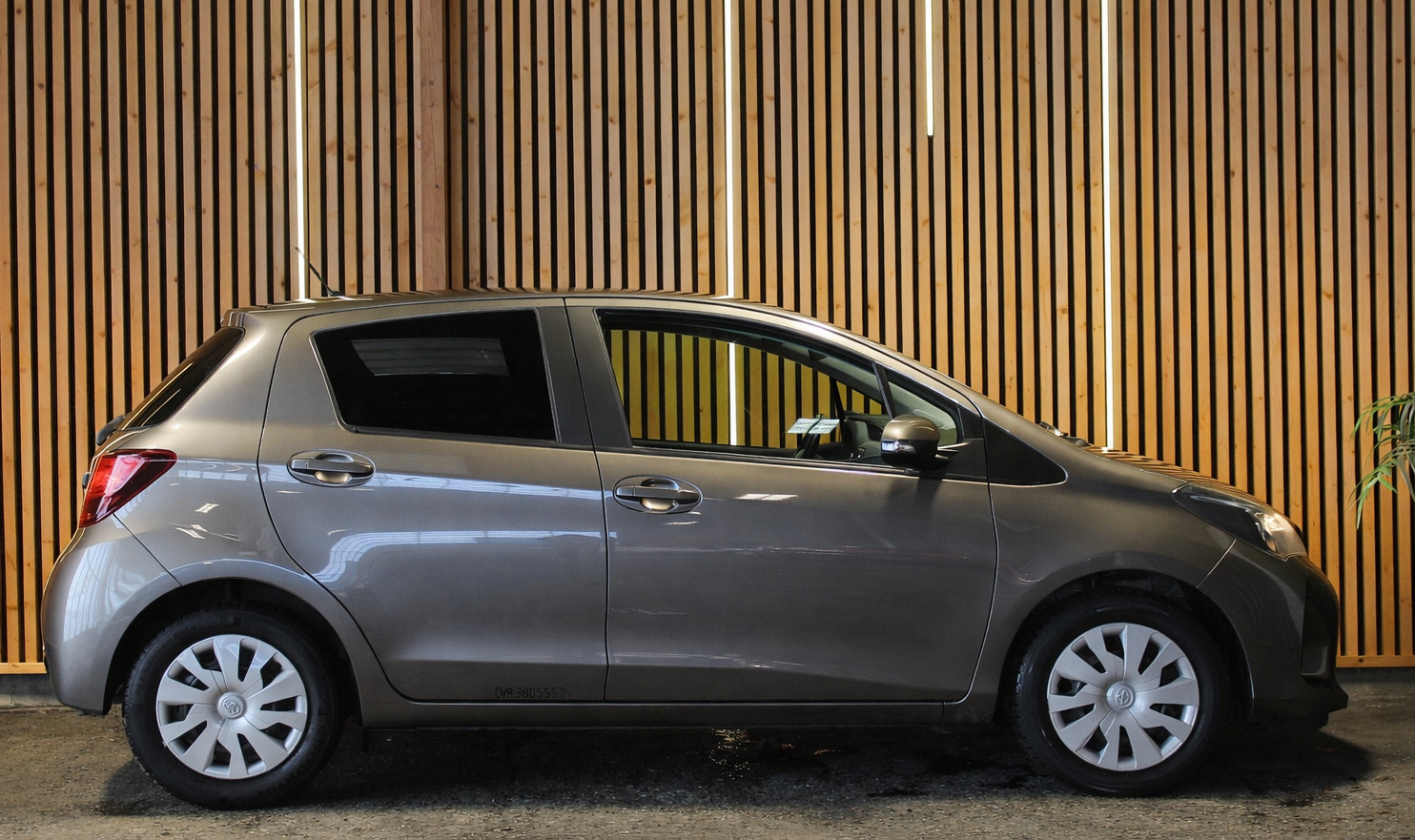 Toyota Yaris 1,5 Hybrid H2 e-CVT Van