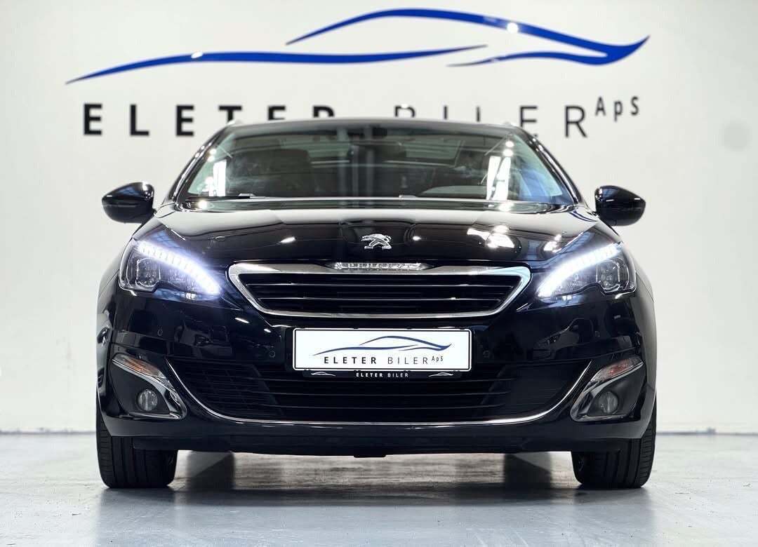 Sort Peugeot 308 fra 2016