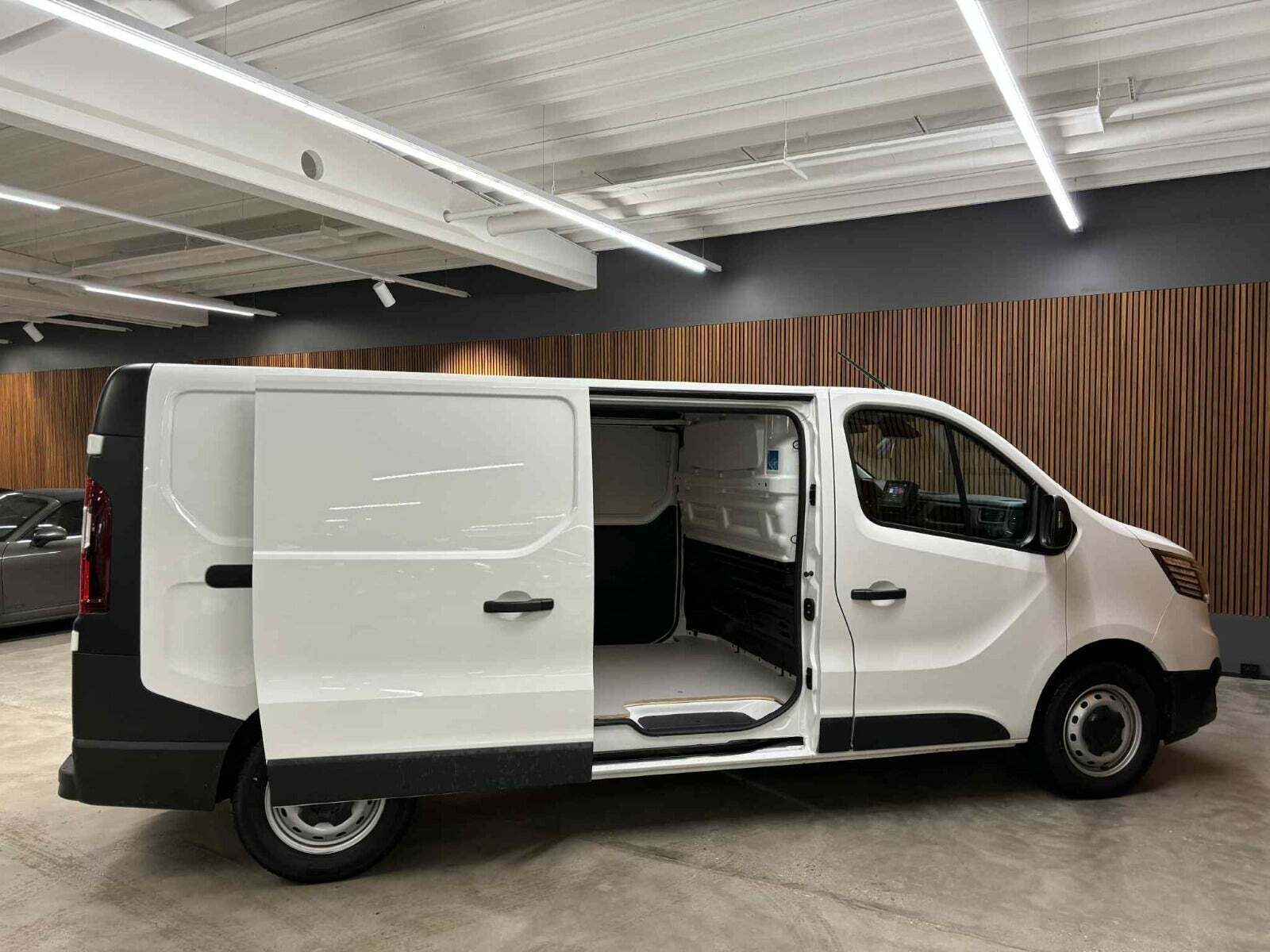 Renault Trafic 2,0 dCi 150 L2H1 Tekno