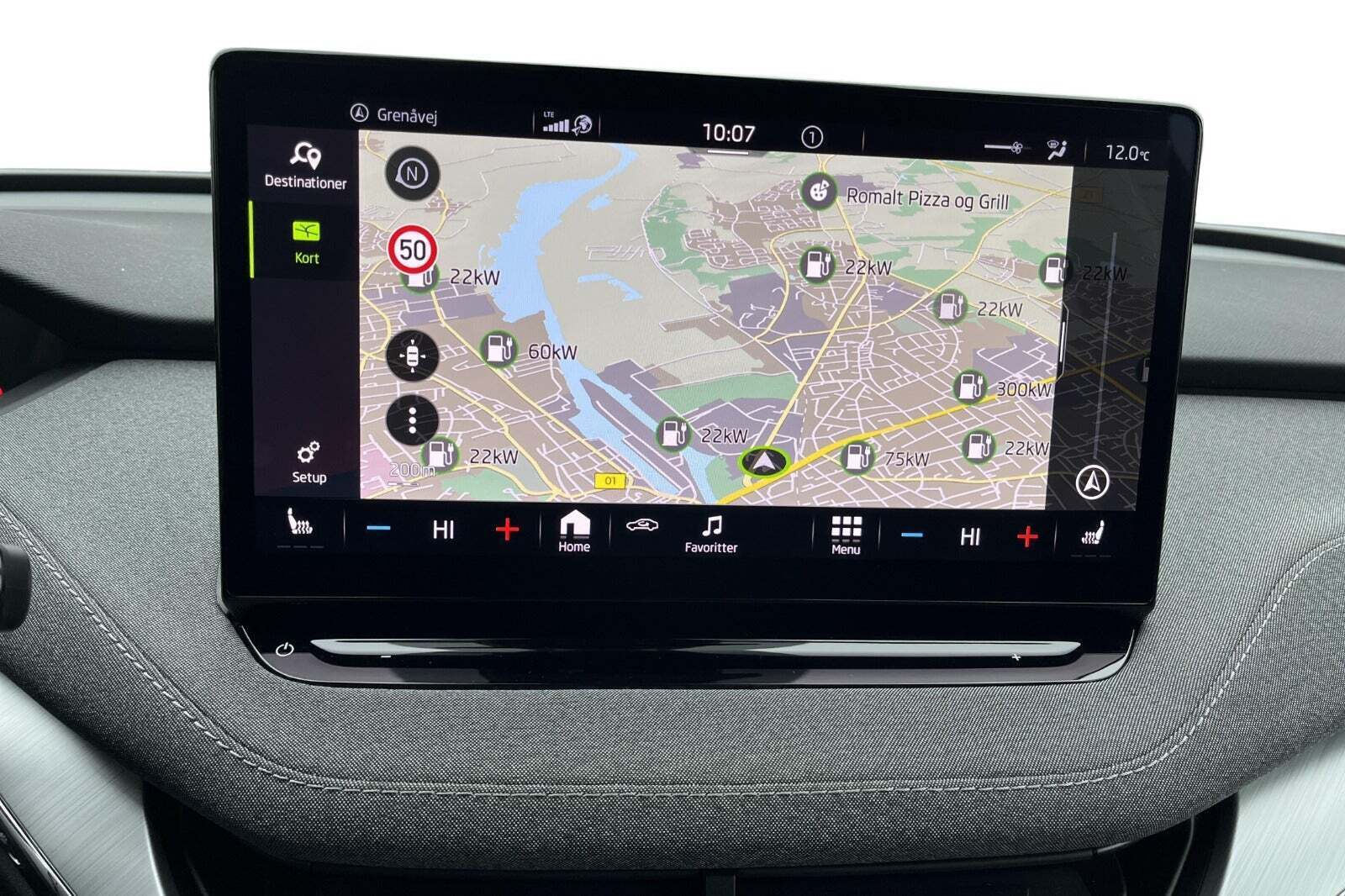 Blå Skoda Enyaq fra 2021