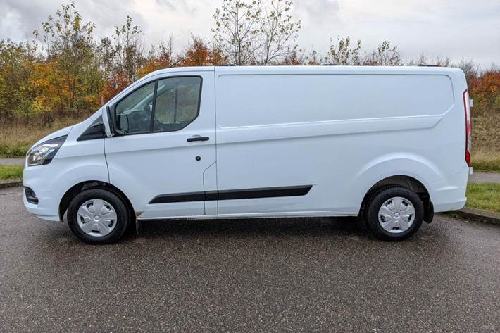 Hvid Ford Transit Custom 300L fra 2023