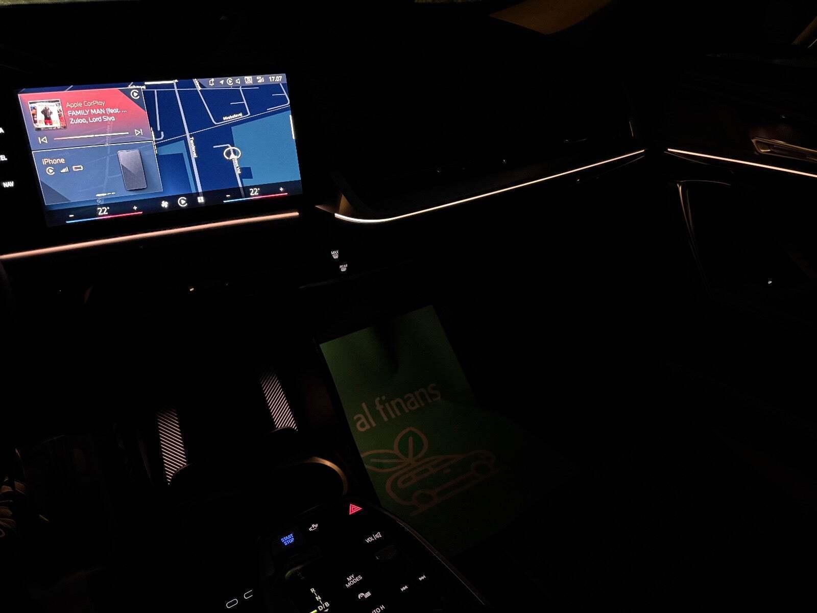 Grøn BMW iX1 fra 2024