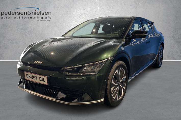 Grøn Kia EV6 fra 2023 set udefra