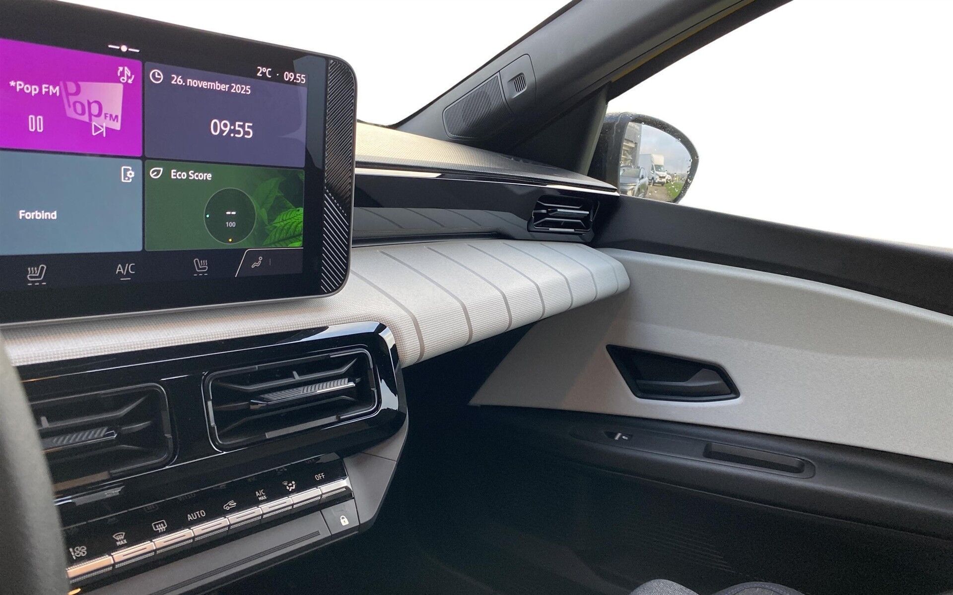 Gul Renault R5 fra 2025