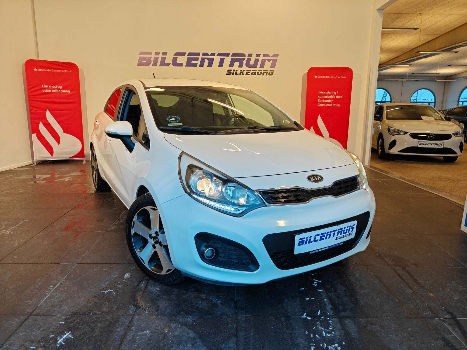 Hvid Kia Rio fra 2011