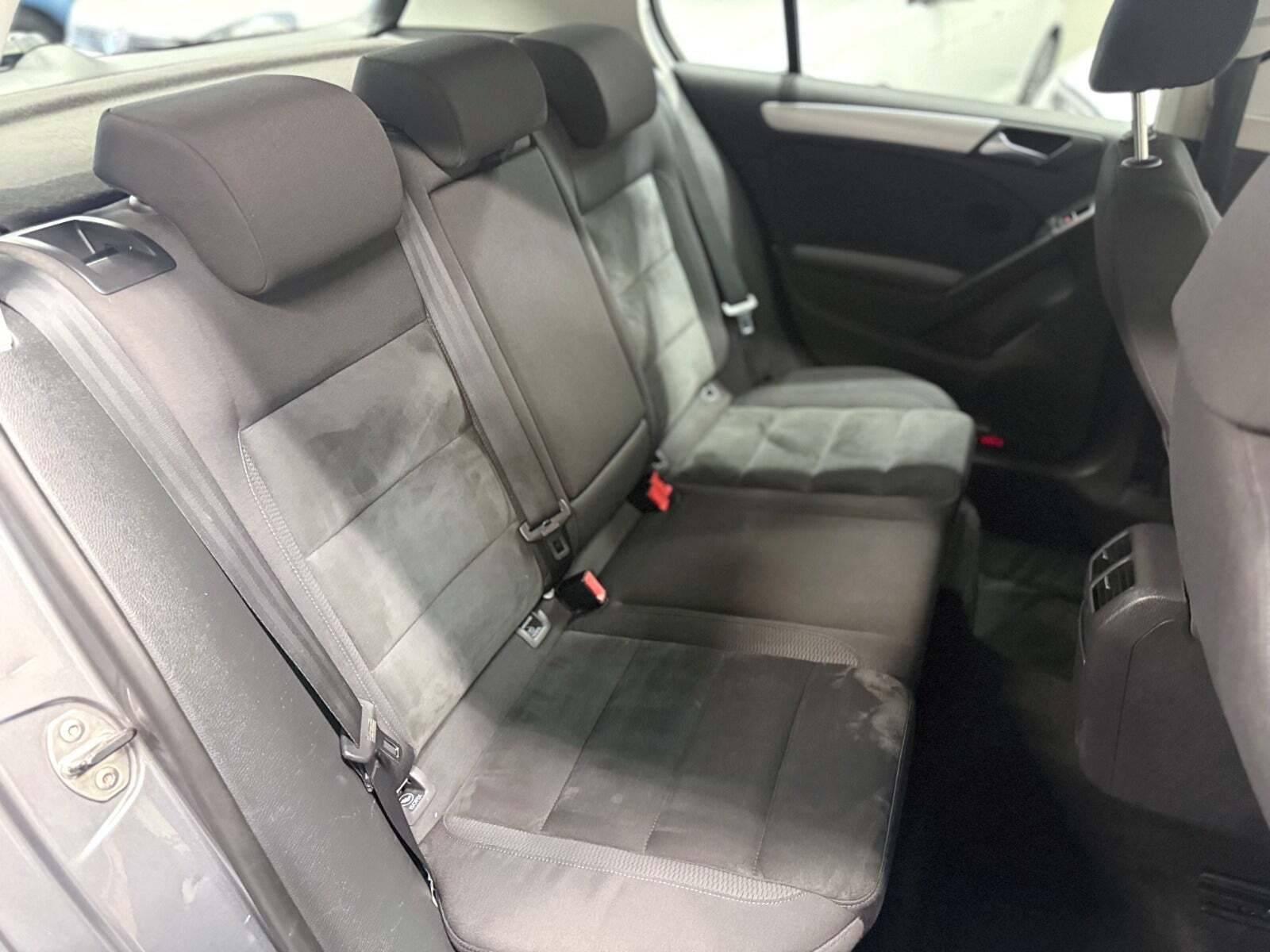 Sort VW Golf VI fra 2012