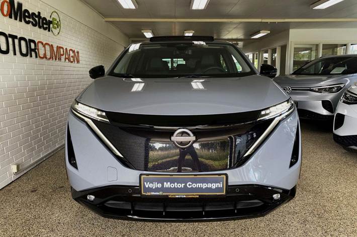 Grå Nissan Ariya fra 2023