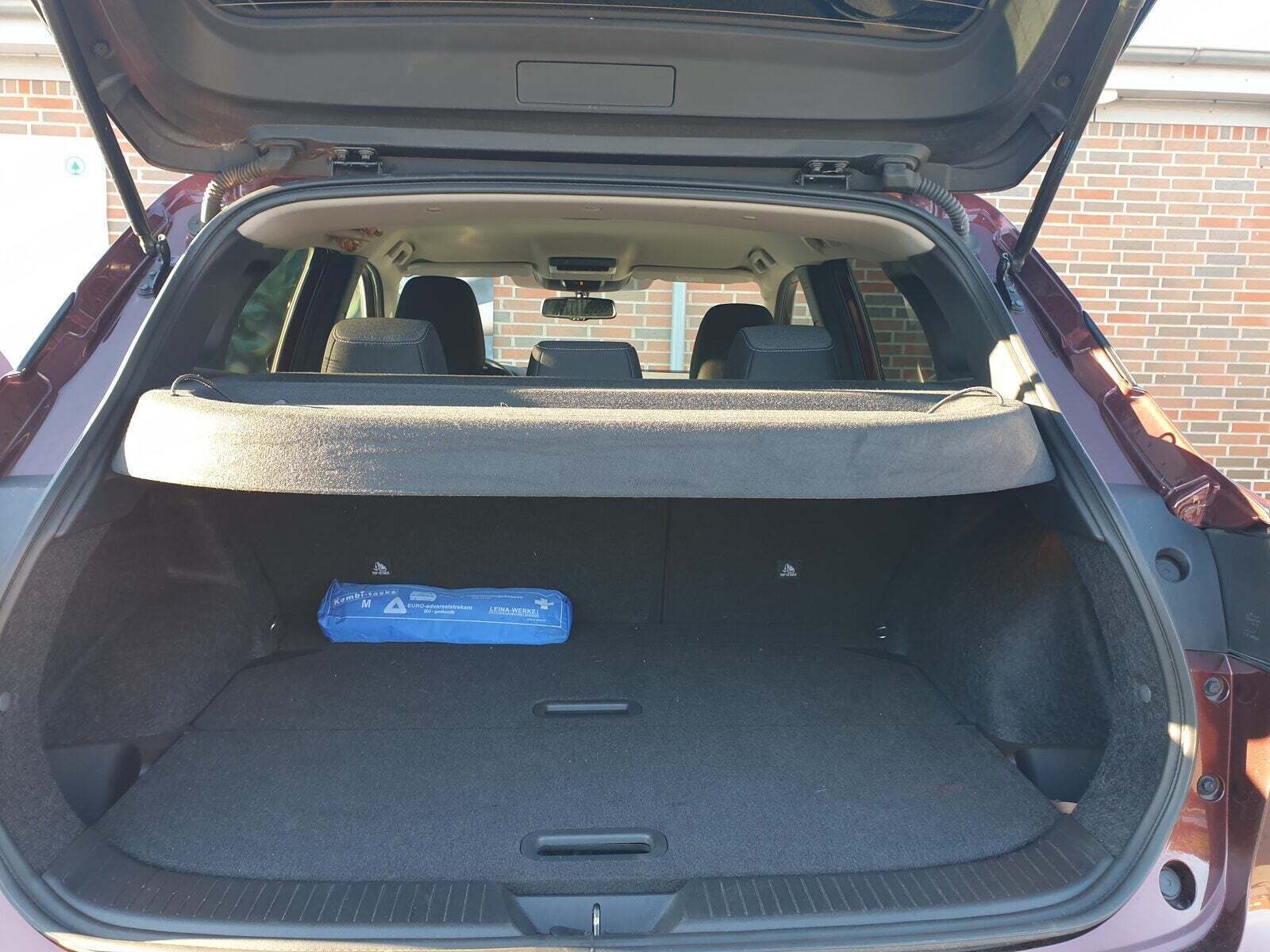 Rød Nissan Qashqai fra 2022