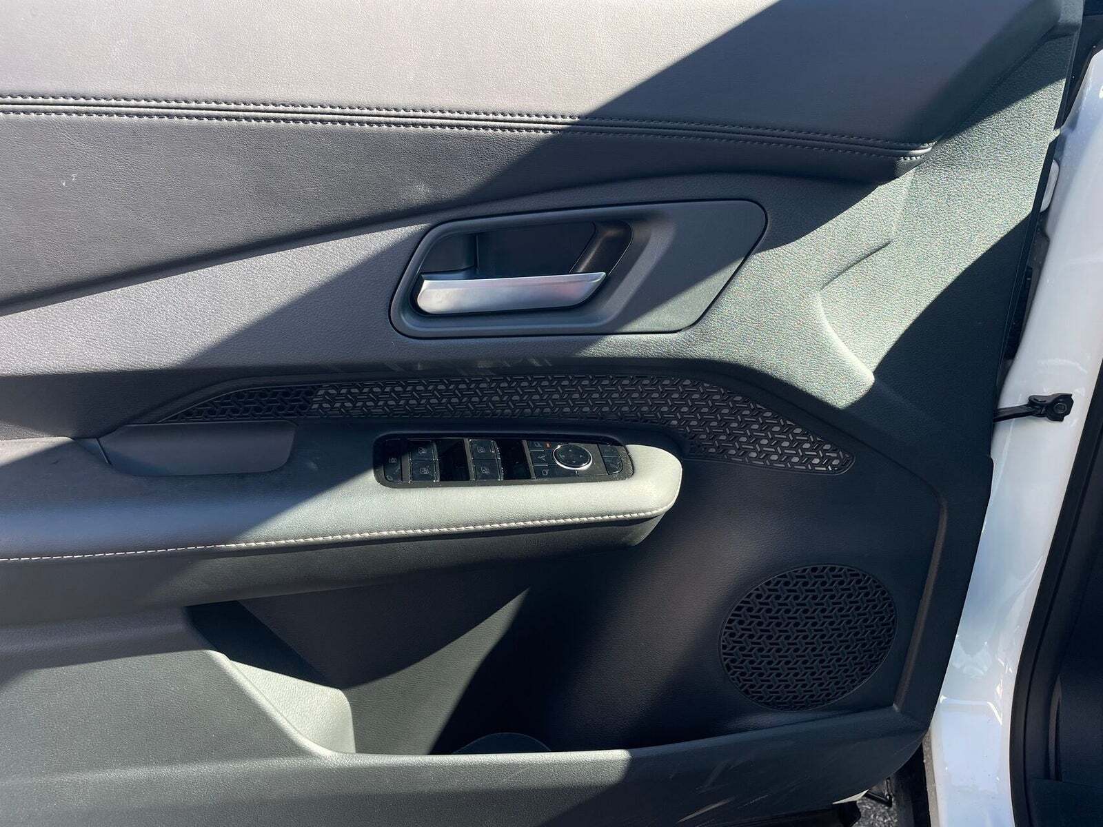 Hvid Nissan Ariya fra 2022