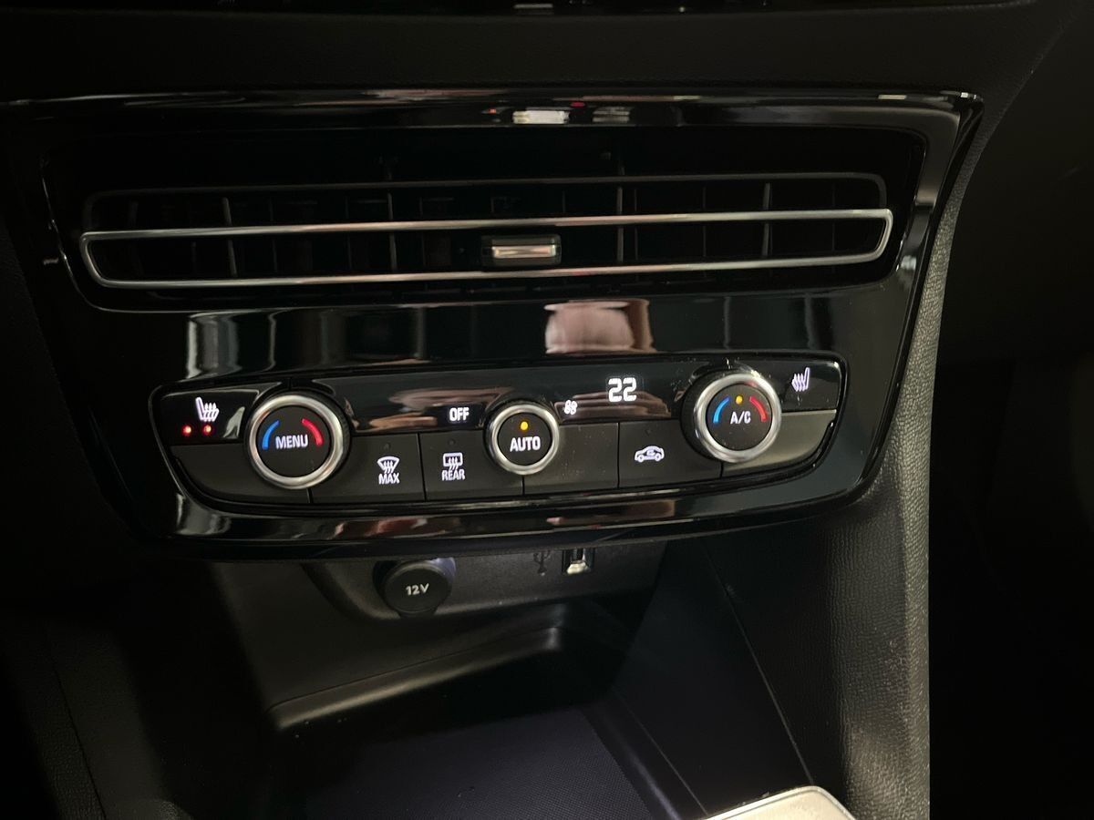 Grå Opel Mokka-e fra 2023