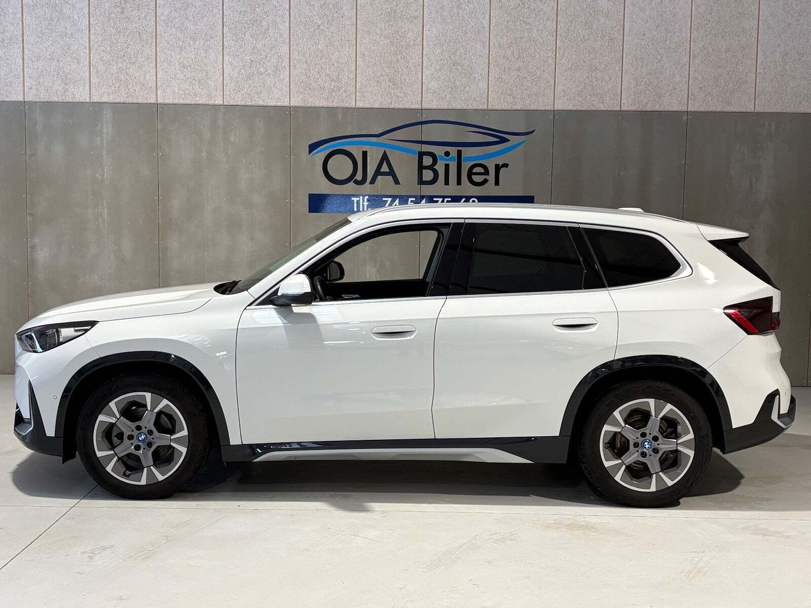 BMW iX1 eDrive20 X-Line