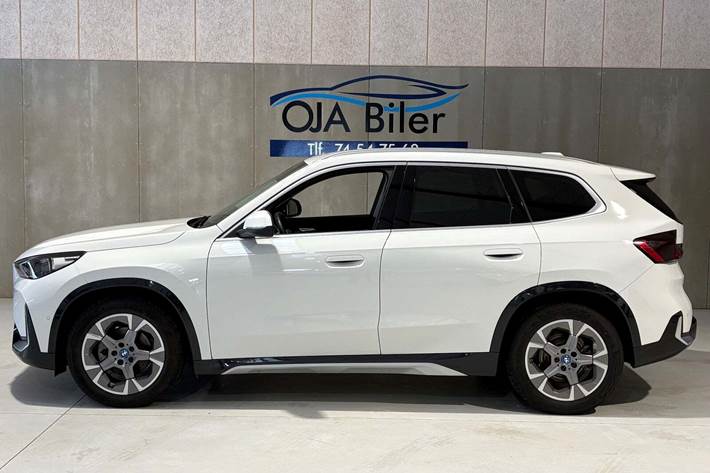 Hvid BMW iX1 fra 2024