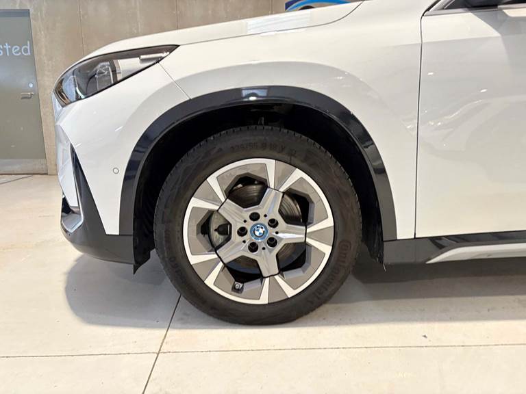 BMW iX1 eDrive20 X-Line