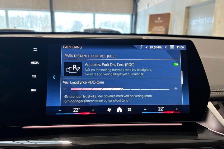 Hvid BMW iX1 fra 2024