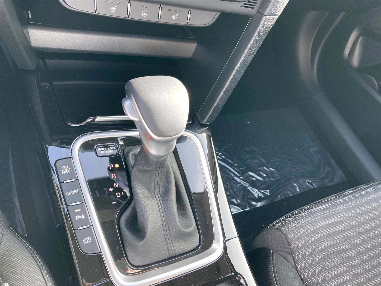 Grå Kia XCeed fra 2023