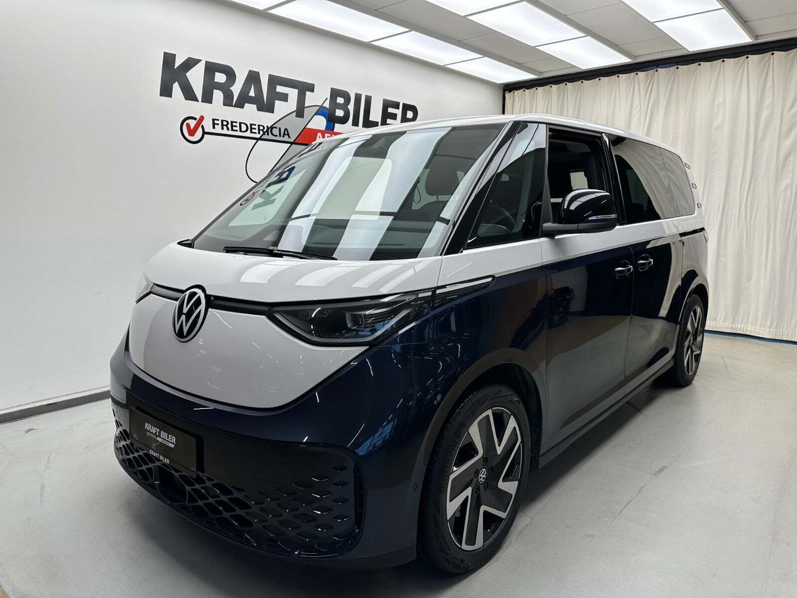 VW ID.Buzz 77 Pro SWB