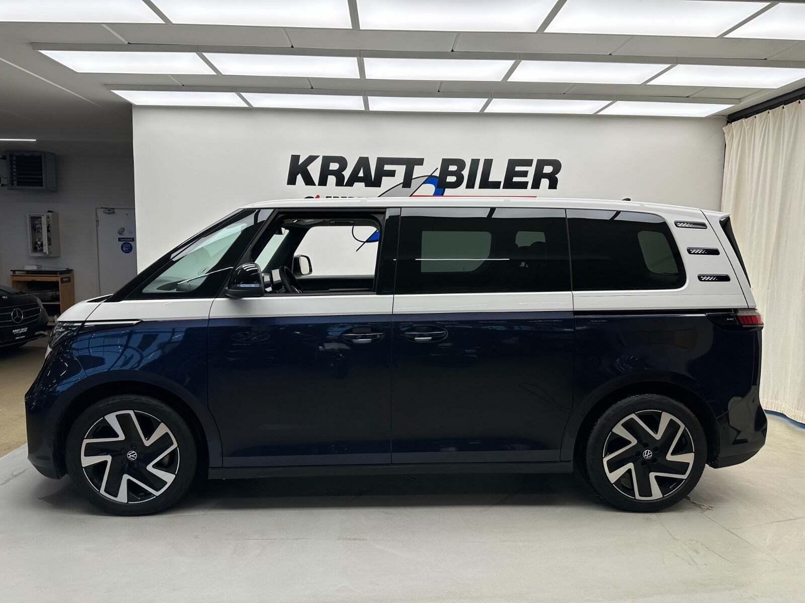 VW ID.Buzz 77 Pro SWB