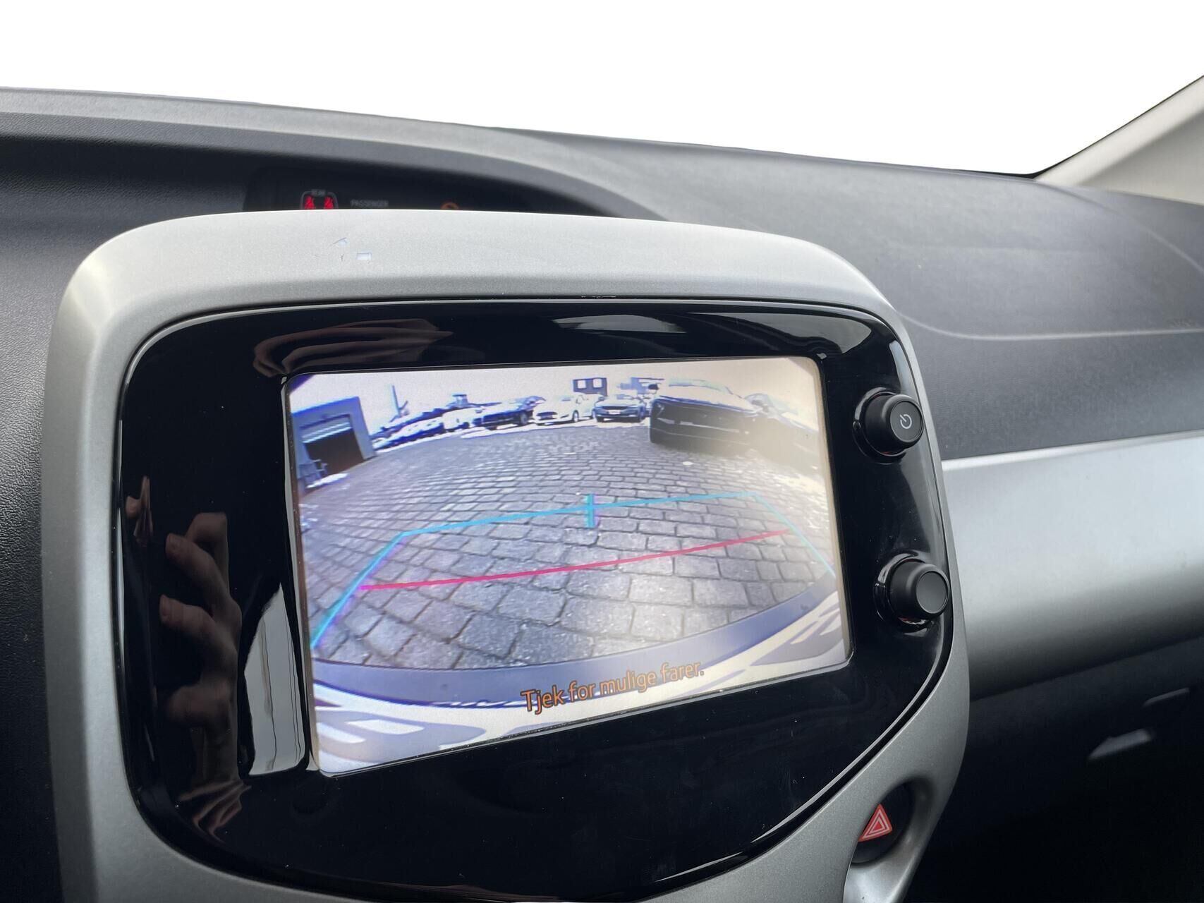 Grå Toyota Aygo fra 2016