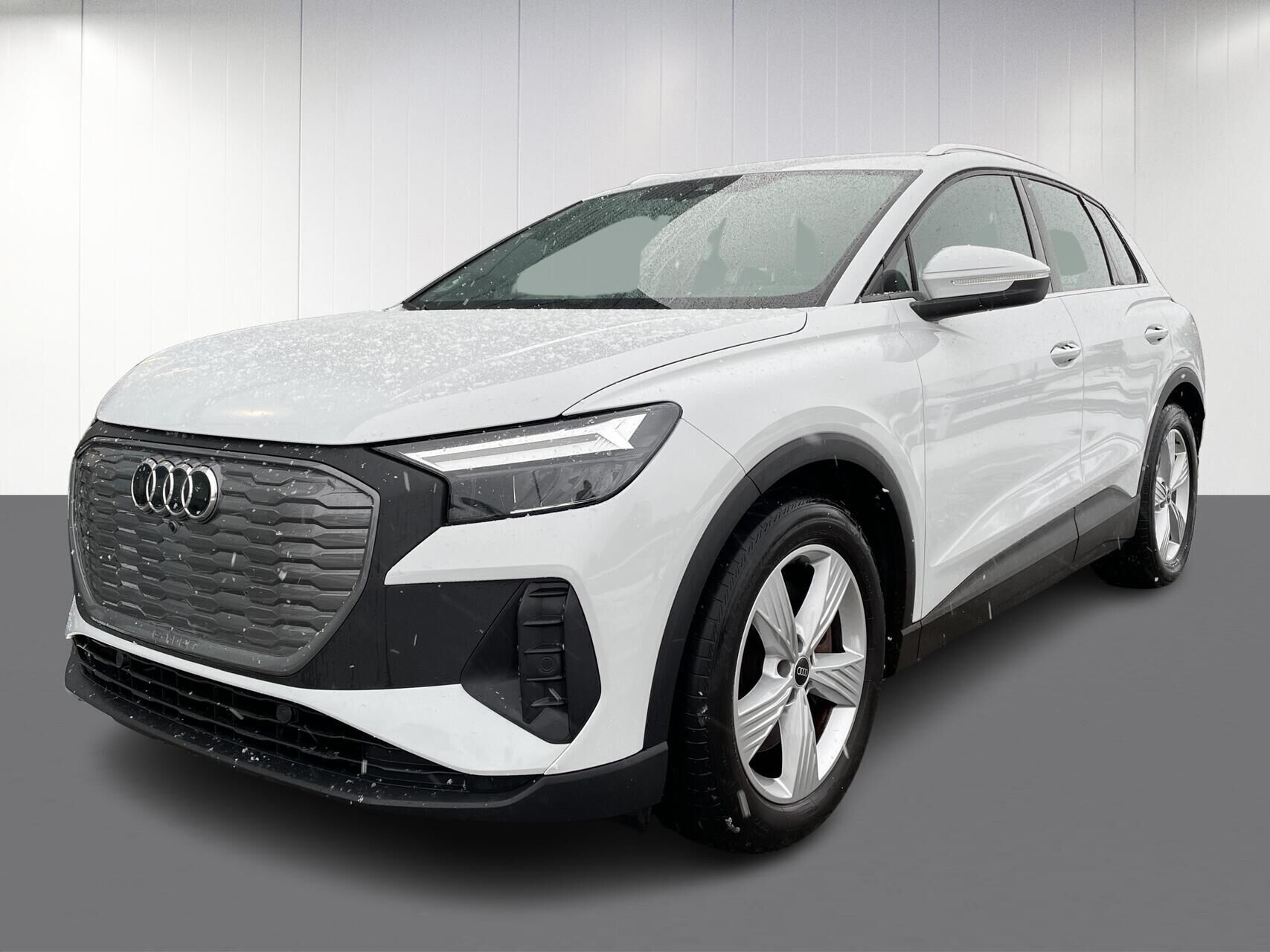 Hvid Audi Q4 fra 2021 set udefra