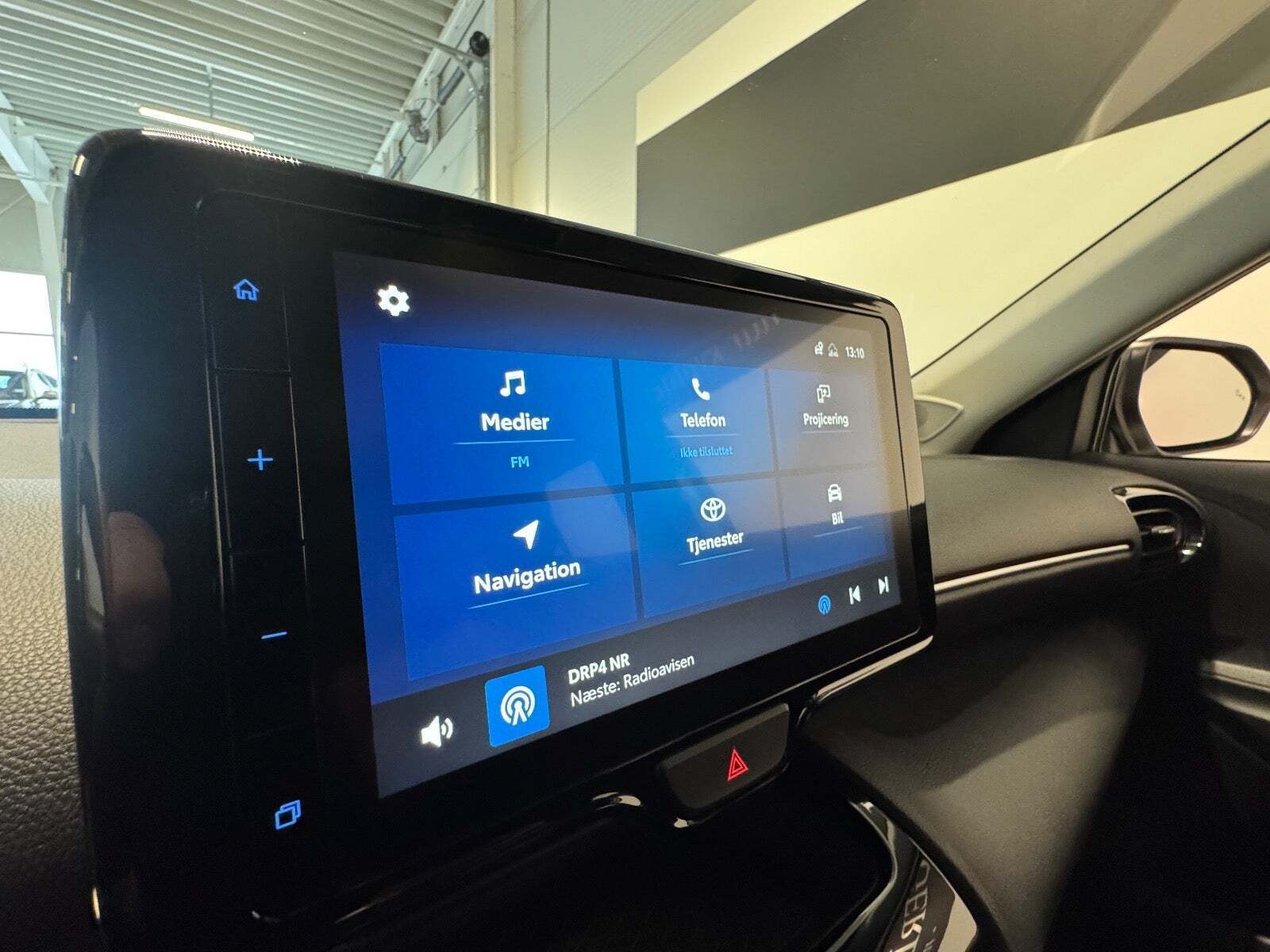 Hvid Toyota Yaris Cross fra 2023