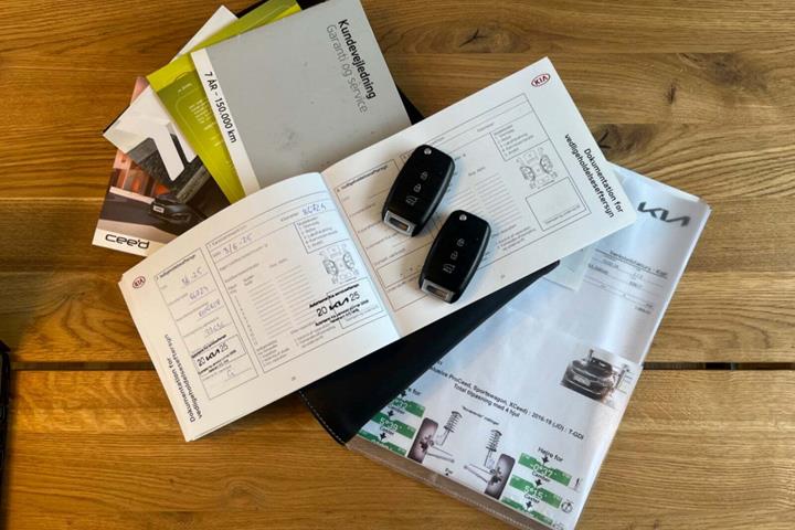 Grå Kia Ceed fra 2018