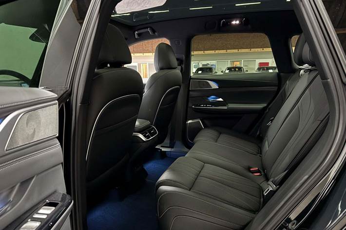 Sort Xpeng G9 fra 2024