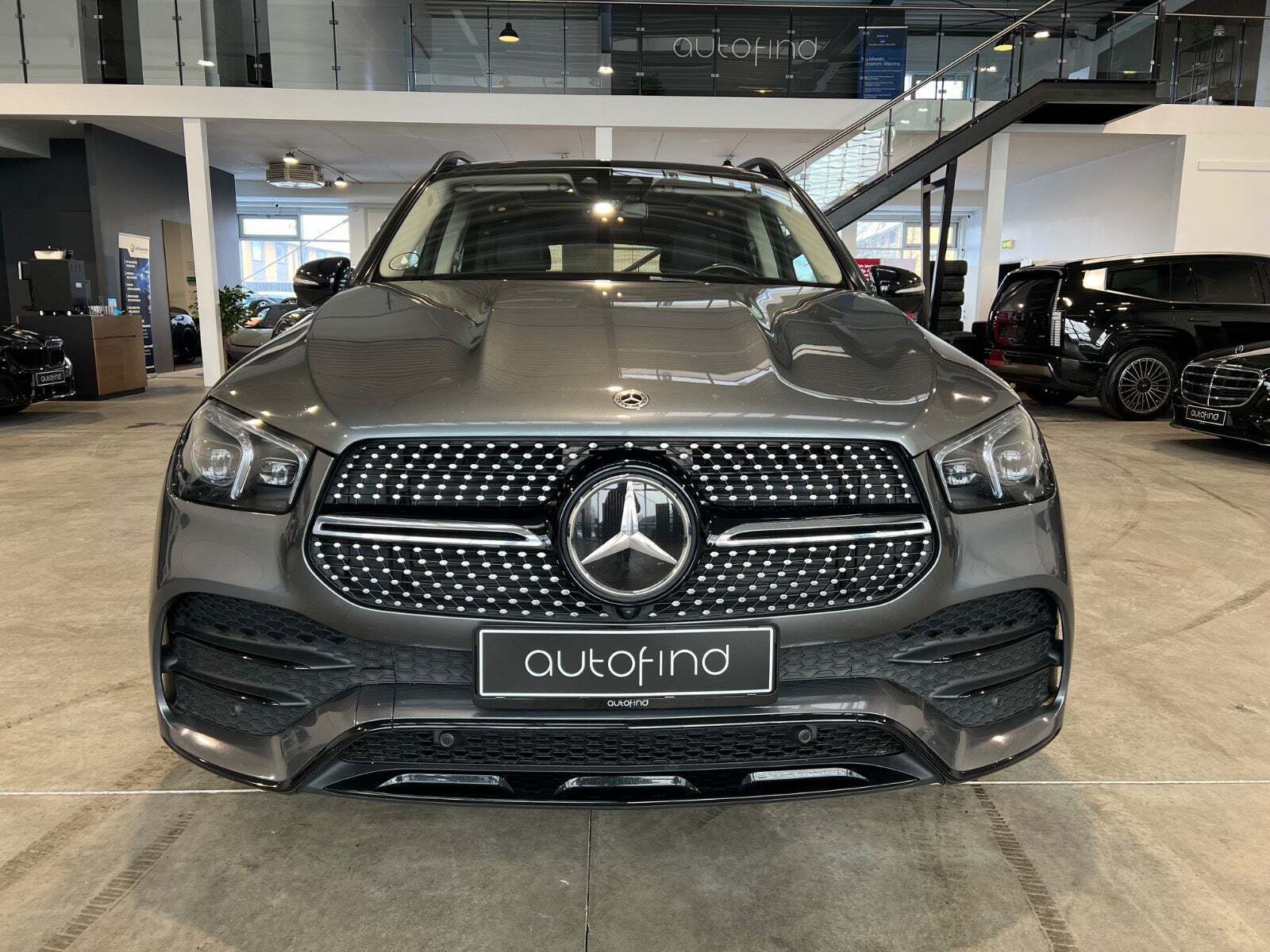 Grå Mercedes GLE350 de fra 2020
