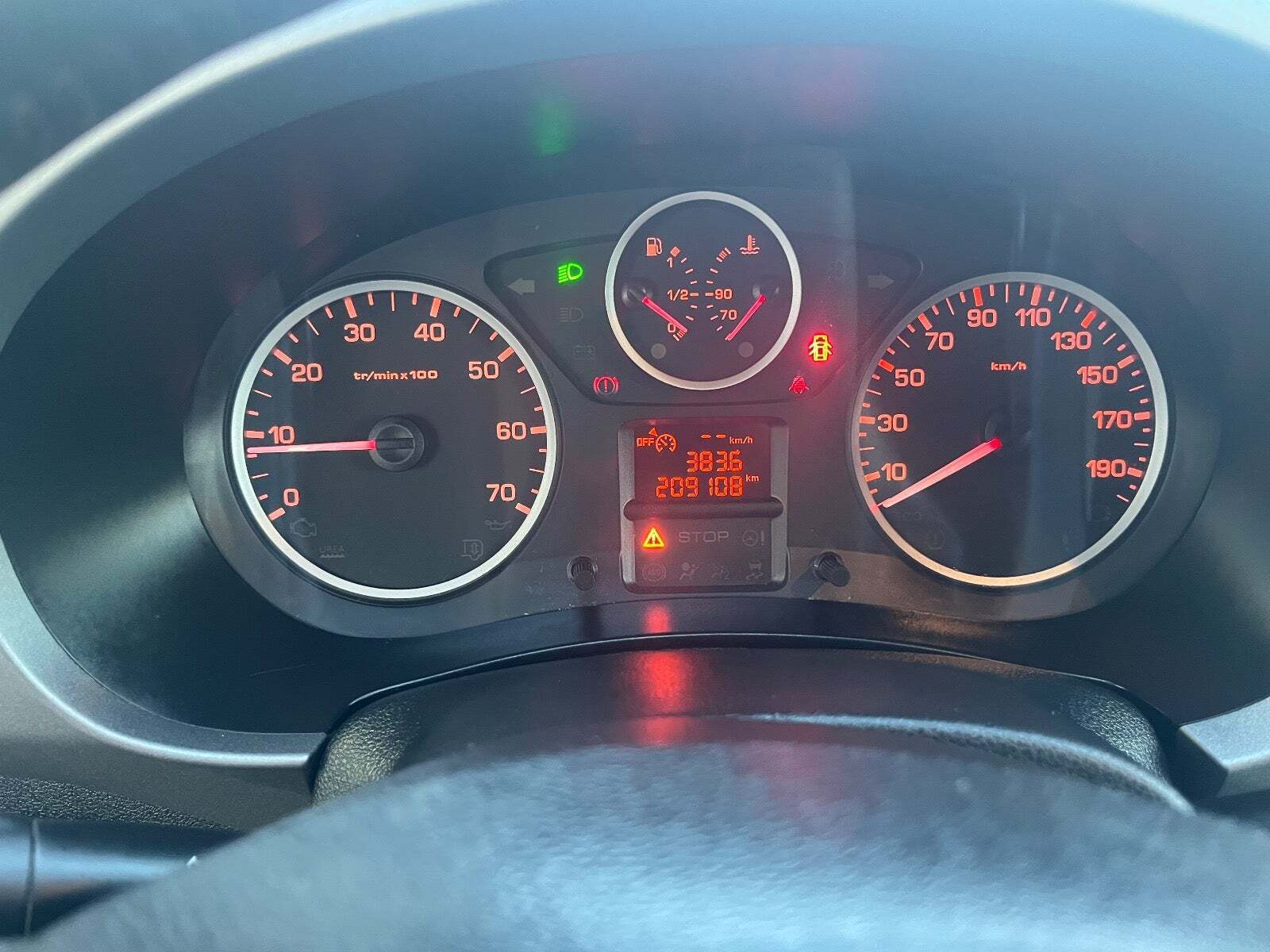 Beige Citroën Berlingo fra 2018