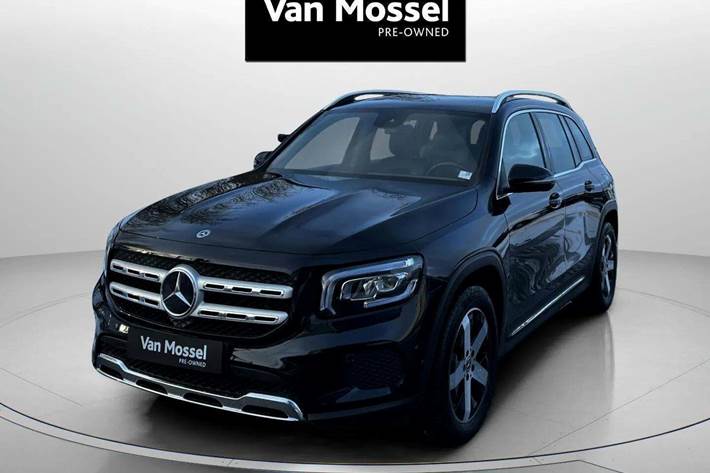Sort Mercedes GLB200 fra 2022 set udefra