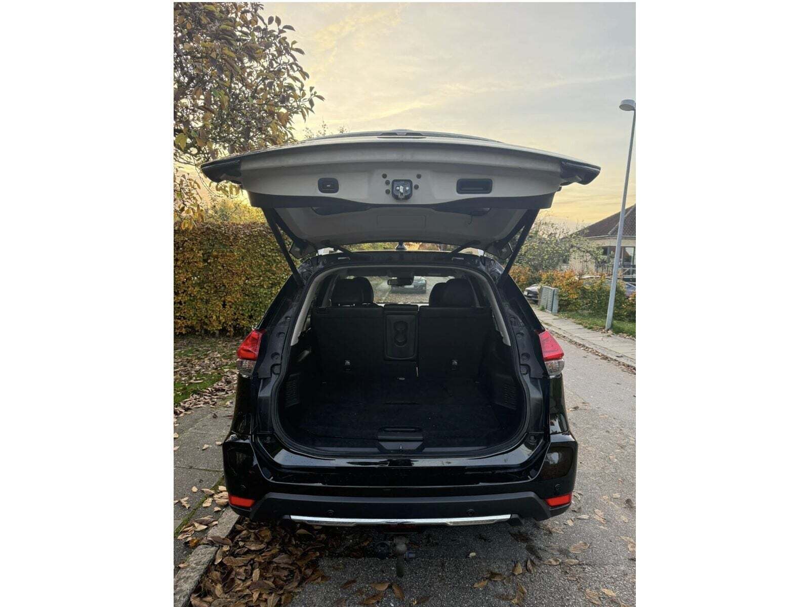 Sort Nissan X-Trail fra 2018