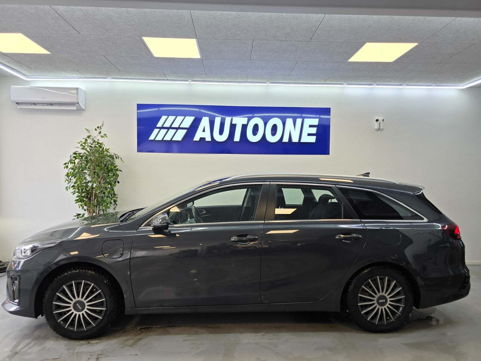 Kia Ceed 1,6 PHEV Prestige SW DCT