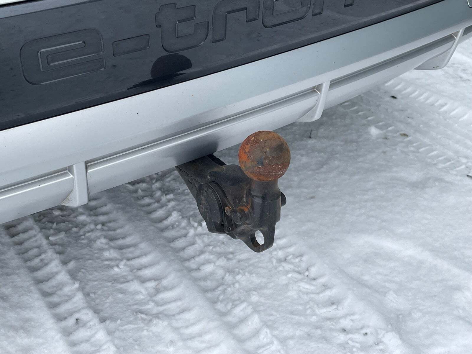 Grå Audi Q4 e-tron fra 2022