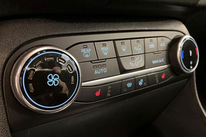 Hvid Ford Fiesta fra 2021