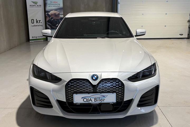 Hvid BMW i4 fra 2025