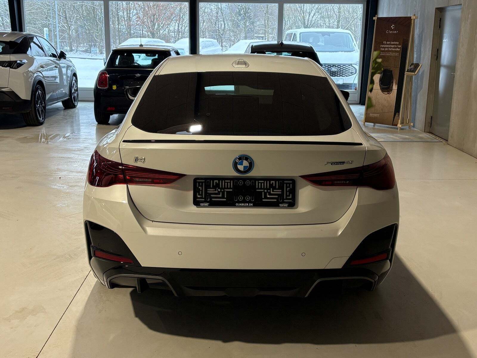 Hvid BMW i4 fra 2025
