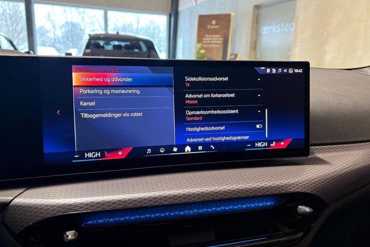 Hvid BMW i4 fra 2025