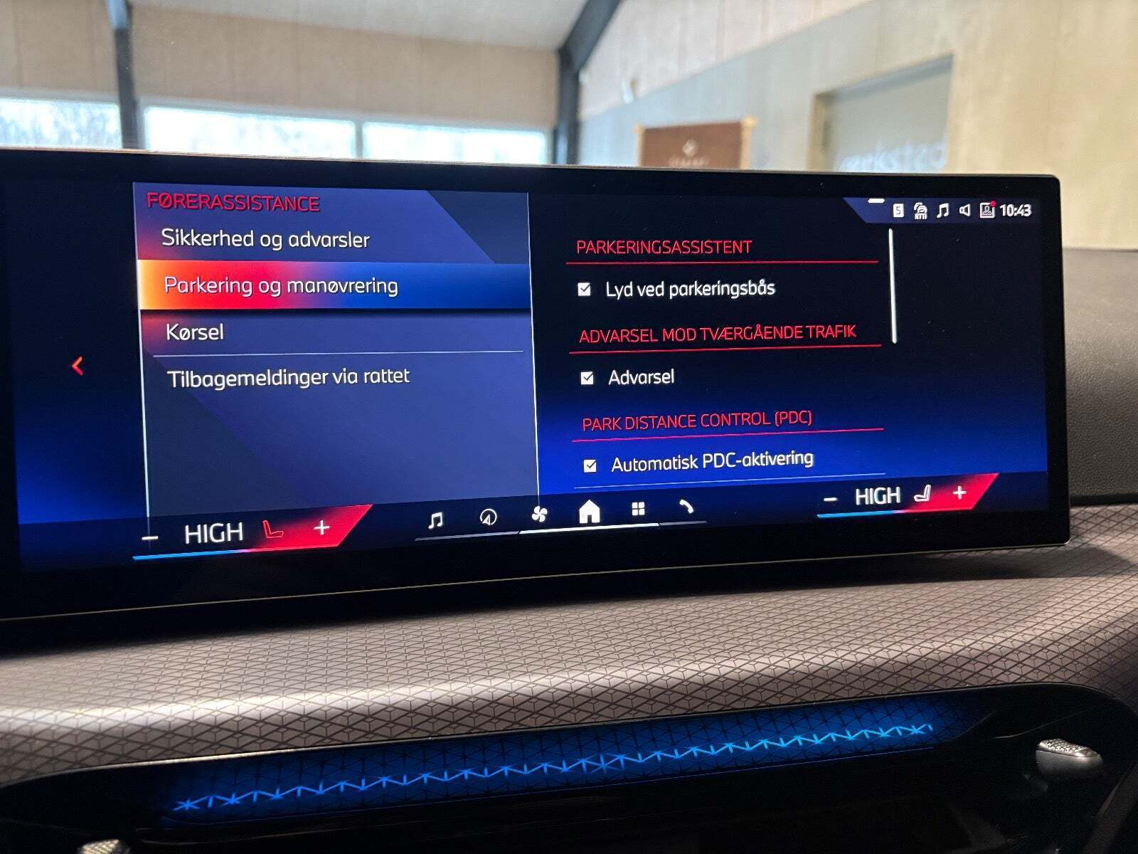 Hvid BMW i4 fra 2025